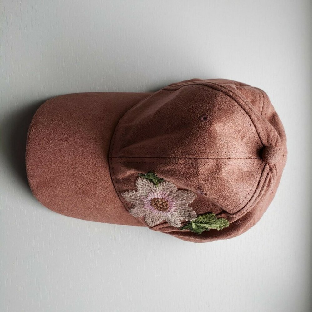 David And Young Flower Suede Ball Chill Cap Hat - Picture 2 of 8